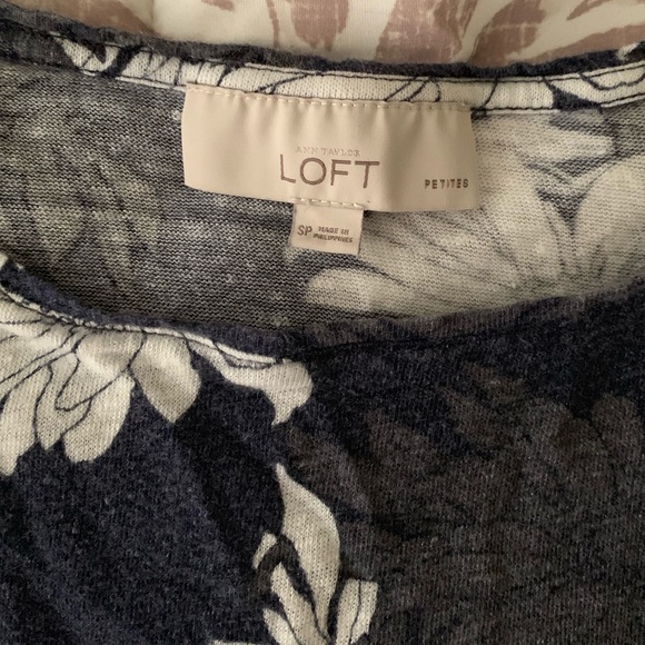 short sleeve top - Picture 2 of 2